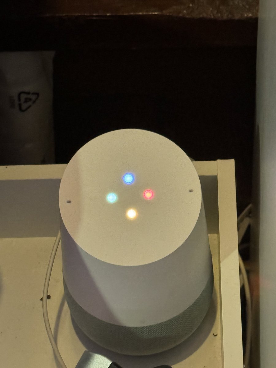 ไม่รู้บ่นไปยัง แต่จะบ่นอีก โมโห หลังๆ GoogleHome ทำงานแย่สัสๆ ฟังไม่รู้เรื่อง ไม่ได้ยินบ้าง หรือได้ยิน แต่สั่งงานไม่สำเร็จ สั่งงานช้ามากๆๆๆ บางทีสั่งปิดทุกอย่าง แต่ปิดได้บางอัน ต้องสั่งซ้ำๆ ถึงเครื่องจะเก่าแต่ซอฟต์แวร์มึงก็ห่วยลงจริงๆ