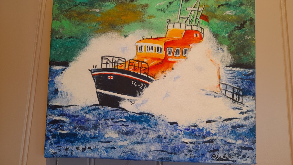 Happy May Day! A new month means a new exhibition in our Merchant's Room but there is still time to catch Helen Butler of buff.ly/3TJ4lbA with her 'Eclectic Collection' display until it closes on Friday afternoon. Helen recently painted this to raise funds for @ObanRNLI