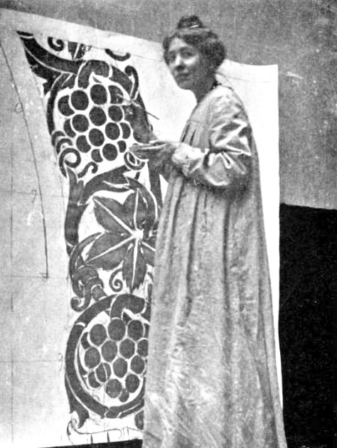 #OnThisDay in 1882, Estelle Sylvia Pankhurst was born in Old Trafford. The 2nd daughter of Emmeline & Richard, Sylvia was an artist, a political activist and writer. She designed the WSPU membership card, logo and banners. Find out more about her here: sylviapankhurst.com/about