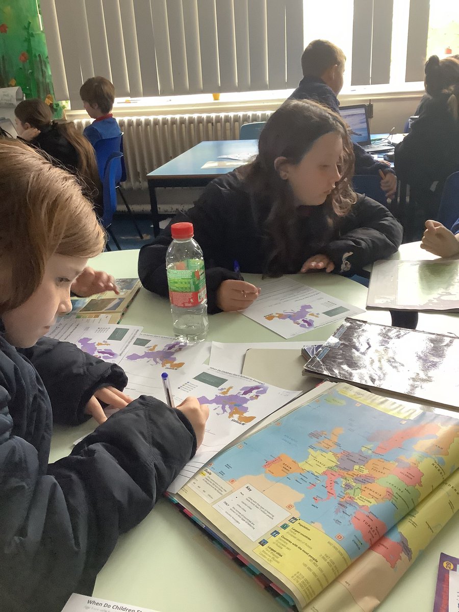 Mrs Chamberlain tweet media