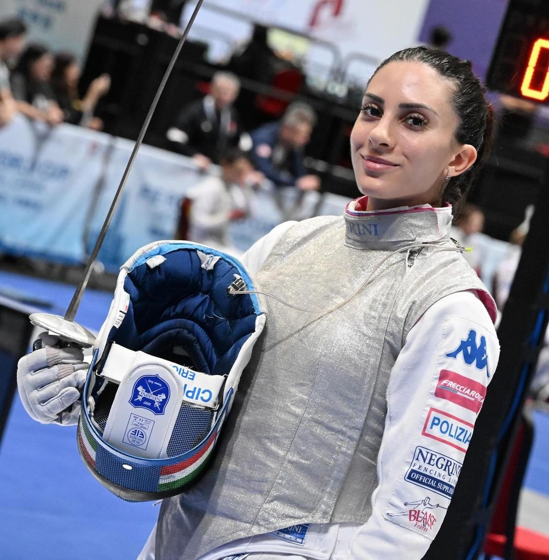 SCORPACCIATA DI SCHERMA! 🤺 Sarà un fine settimana ricco di gare in pedana! 💪 Il fioretto farà tappa ad Hong Kong per la Coppa del Mondo, mentre a Calì e Seoul si disputeranno i Grand Prix di spada e sciabola! Forza azzurri!!! 💙 #ItaliaTeam @Federscherma #fencing