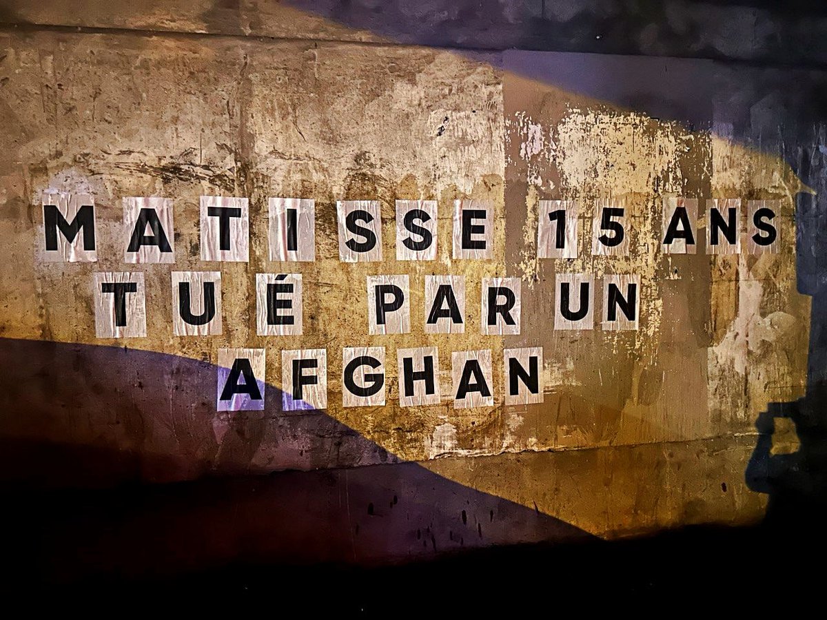 ParisNatio1's tweet photo. Cette nuit nous étions dans les rues de #Paris pour que le sort de la jeunesse blanche ne soit pas ignoré. 

Trop de Français tombent chaque semaine, victimes du "vivre ensemble" et du laxisme judiciaire. 

Plus de marche blanche, légitime défense !

#Matisse #Chateauroux https://t.co/BwybANxi5L