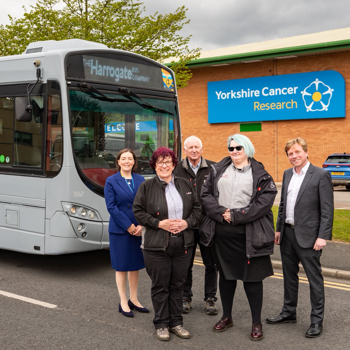 Thank you to Transdev for choosing Yorkshire Cancer Research as their charity partner. The transport company, which has bus routes across the region, celebrated the launch of the partnership with a visit to the Yorkshire Cancer Research Centre 🚌 yorkshirecancerresearch.org.uk/news/yorkshire…