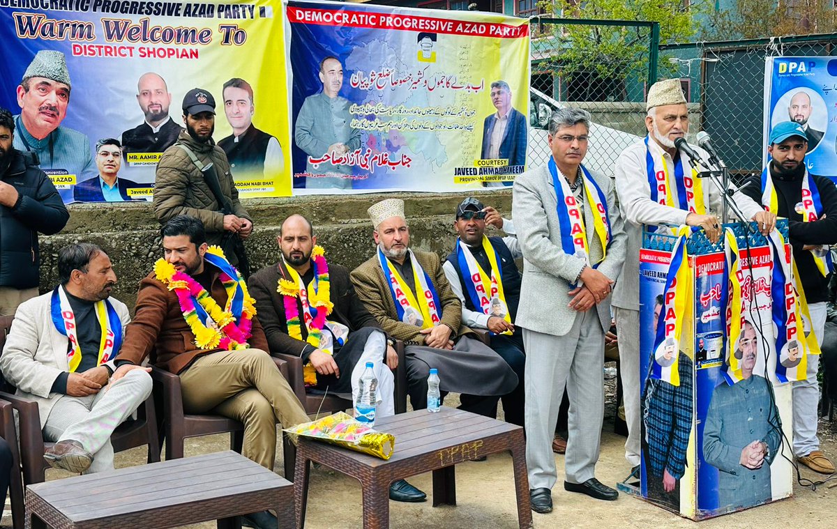 GMSaroori's tweet image. Saw the electrifying spirit in my brothers and sisters in Shopian. Vote and support #DPAP 🪣 #amirbhat #GMSaroori