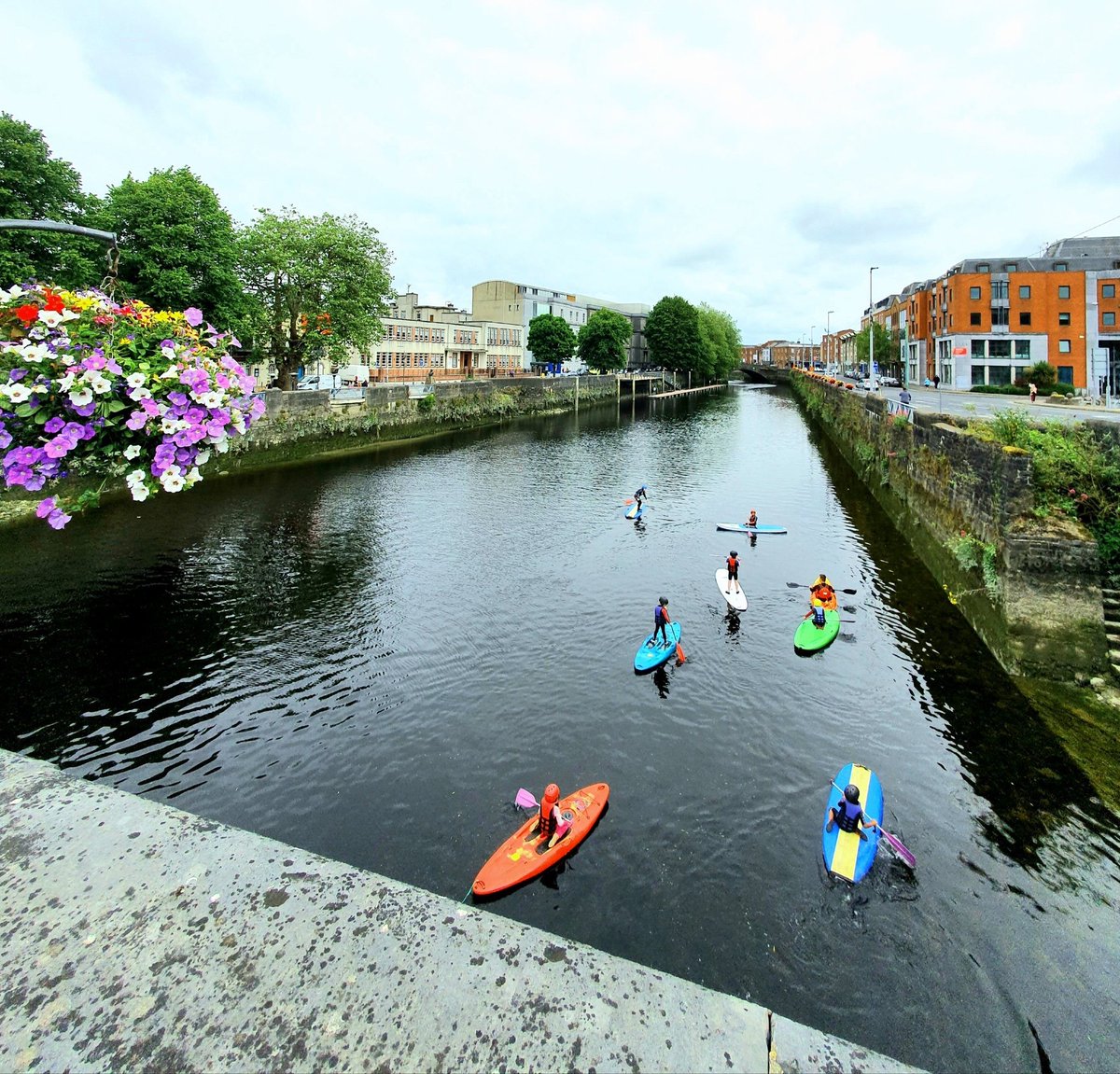 Book an amazing #limerick city #kayaking tour or Stand Up Paddle Boarding #riverfestlimerick @huntmuseum. See Limerick in a whole new way - Book online: nevsailwatersports.ie