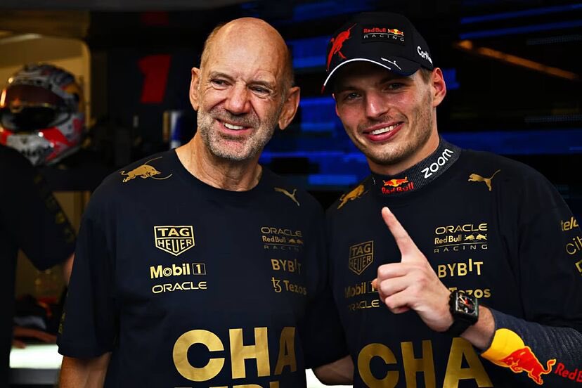 Y ahora, ¿qué pasará con Max Verstappen? El neerlandés quería continuar en Red Bull “si todo seguía igual”, pero acaban de perder, seguramente, su pieza más valiosa. Horner se queda (con quien tuvieron sus rifirrafes), Newey se va… y Mercedes llama a la puerta de Max.