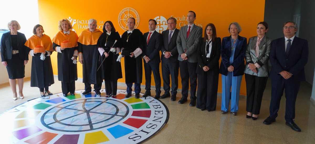 Simon L. Dolan es investido como Doctor Honoris Causa de la UHU | Consejo social uhu.es/consejo-social…