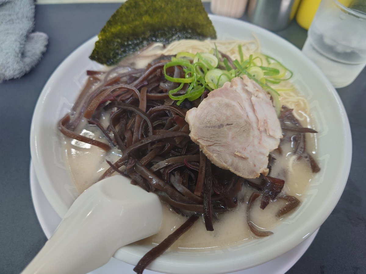 お茶の水の博多天神の豚骨ラーメンが超美味しかった。