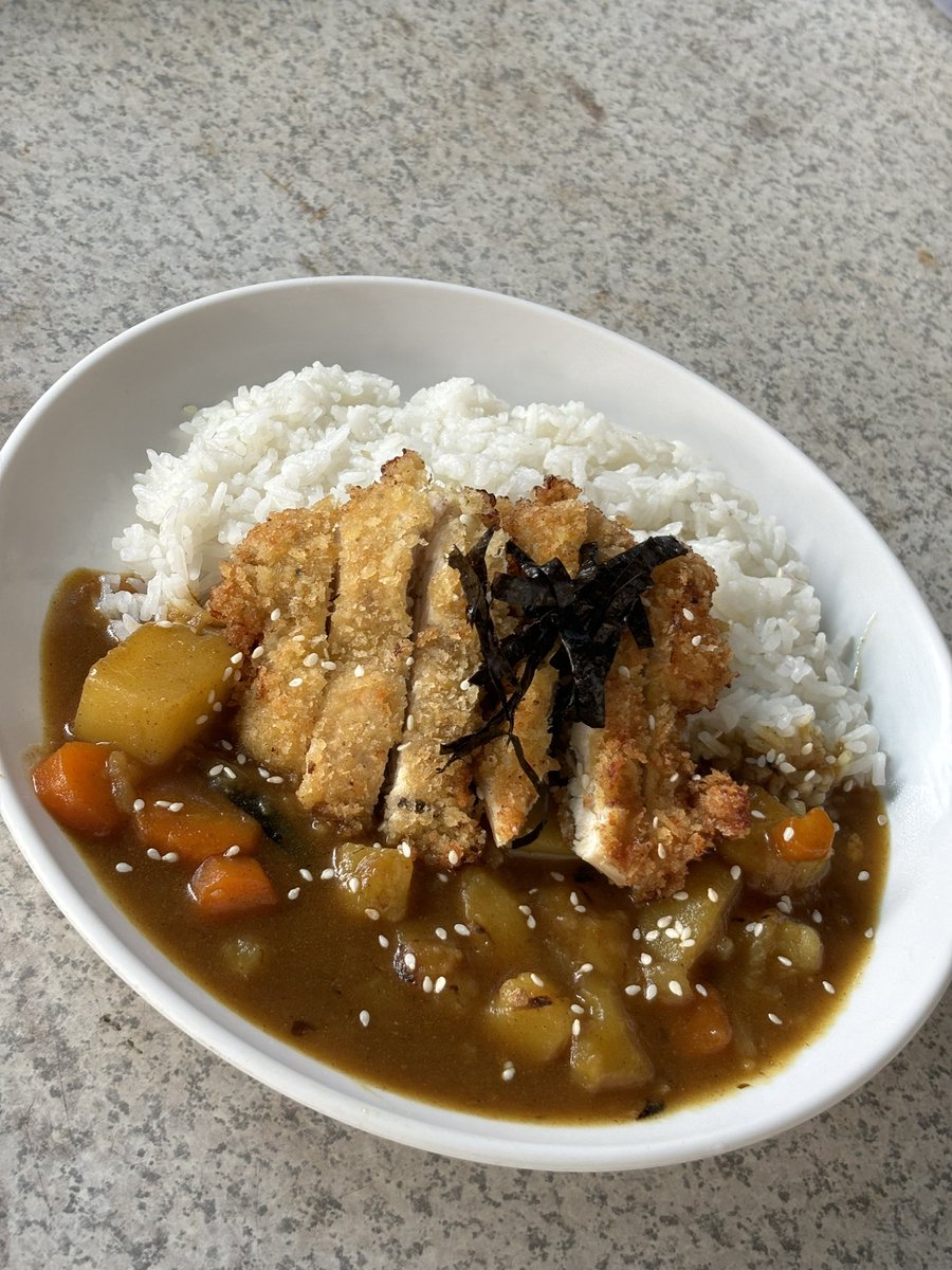 kaiuero's tweet photo. Another chapter of #Chaper because I’m both cari perhatian and icha laper! :D

I made Katsu Curry Rice today!!! And it tastes!!! Wonderful!!! 10/10 you can totally make it at home just easy! https://t.co/cRiemCyrFr