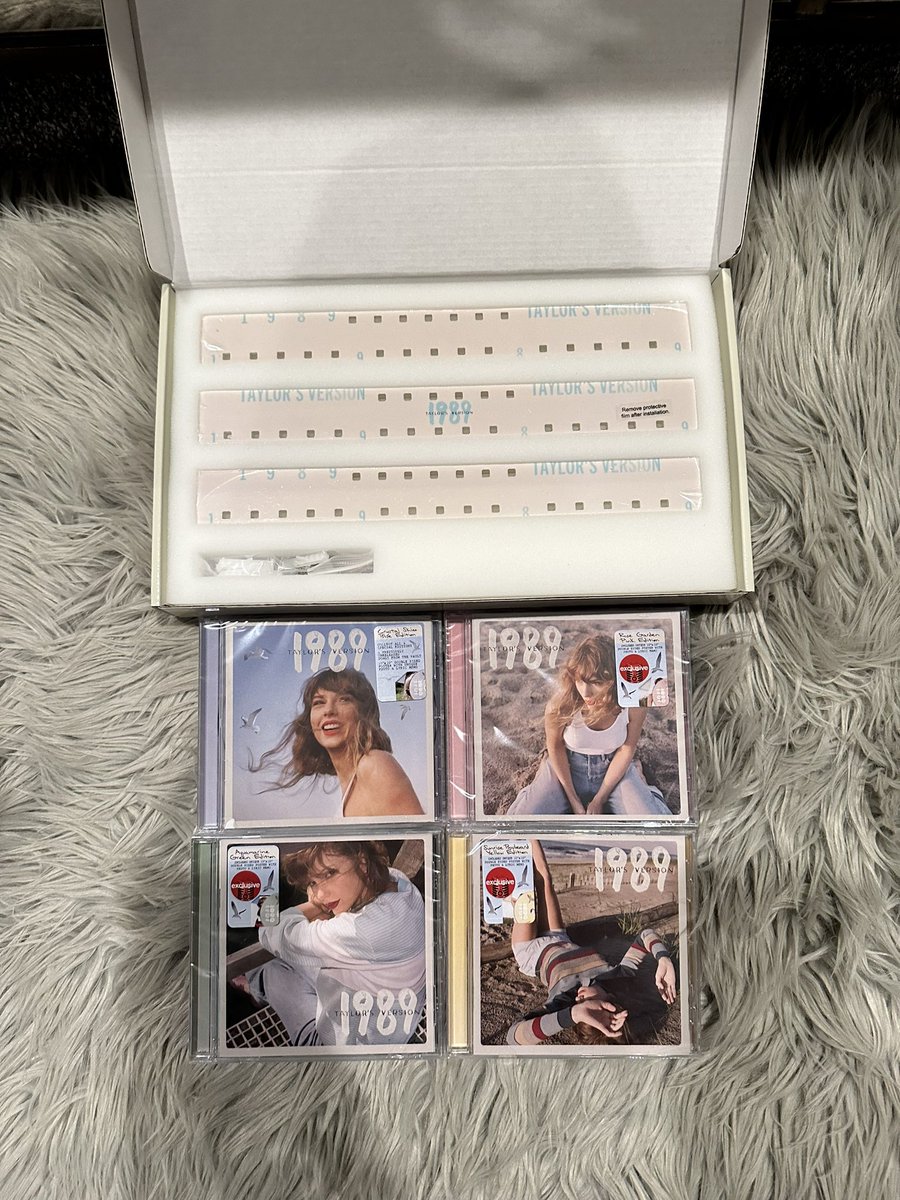 taylorcurl1's tweet image. GIVEAWAY!!! 🩵 one winner will win a set of brand new 1989 cd shelves along with all 4 of the 1989 tv cds!! to join just rt and let me know which ttpd track you hope gets added to the eras tour setlist! (open internationally as always) 🫶