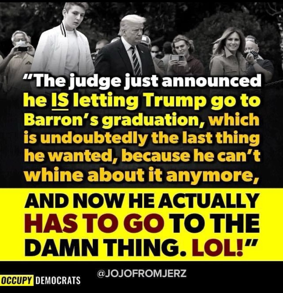 KLoYo77's tweet image. We want to see a sh*tload of family photos, that's for damn sure!! 
🤡🤣🤣🤣🤡
#TrumpContempt #TrumpTrial #LockHimUpAlready