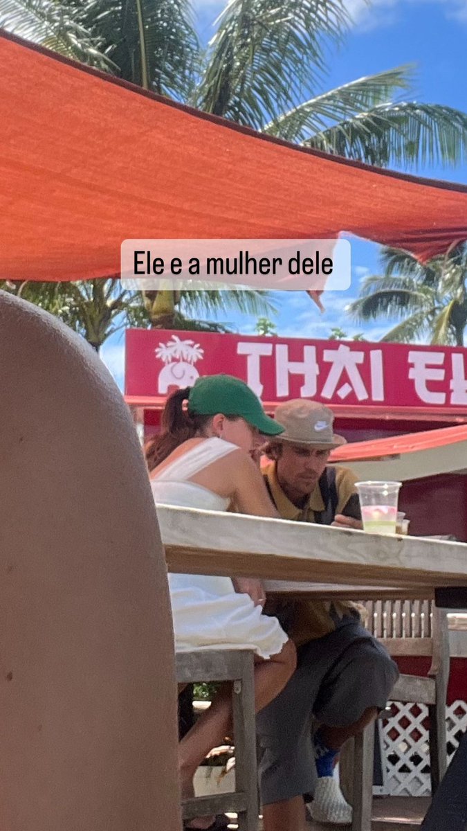 Hailey and Justin Bieber spotted out in Kauai, Hawaii. (April 30, 2024) 📸: brubersani