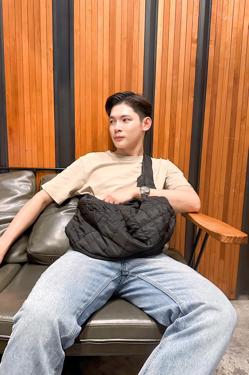 BenzScamander's tweet photo. เงียบเหงาที่น้อ เมื่อไหร่จะเปิดเทอมนะ #มมส https://t.co/AIrvG6terR
