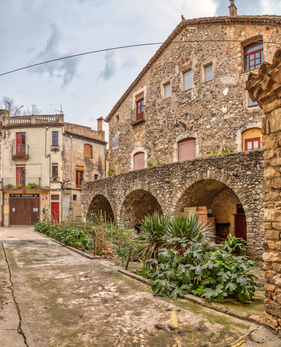 Molt bon dia de dimecres des de #Besalú municipi de la #RepublicaCatalana que passeu un bonic dia.