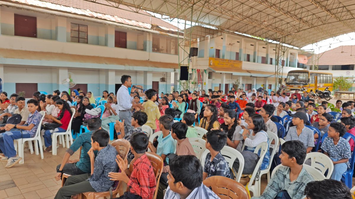 ncsmgoi's tweet photo. Unveiling the magic behind science!
Students actively participated and enjoyed at the #ScienceMagicShow, conducted by @rscpcalicut, a unit of @ncsmgoi, @MinOfCultureGoI, at Mavoor HSS, Kozhikode, as a part of #SummerSmiles 2024, from April 29-30, 2024.
#Science #Creativity https://t.co/WEhv9GVfag
