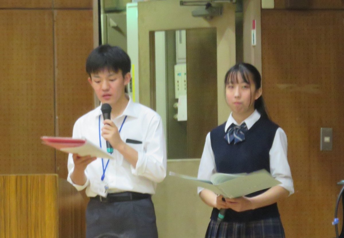 全校集会」 5月1日（水）全校集会が行われました。今年度の生徒会