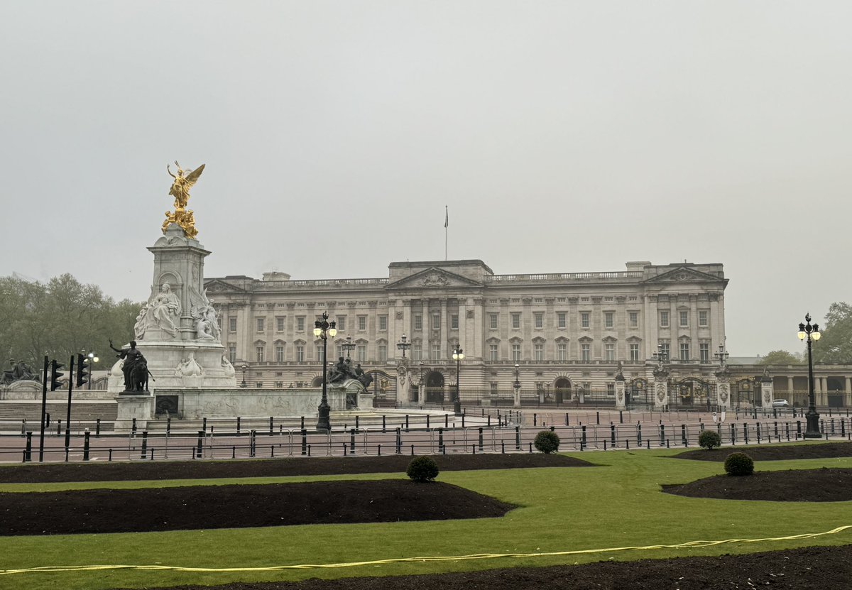 Good morning from Buckingham Palace 👑