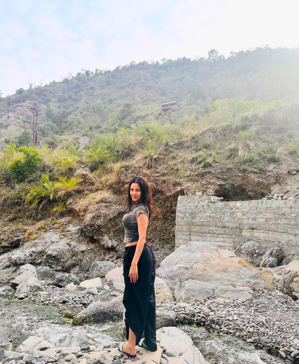 .@ishehnaaz_gill is lost in the beauty of nature! #ShehnaazGallery #ShehnaazGallery #ShehnaazGill #bollywood