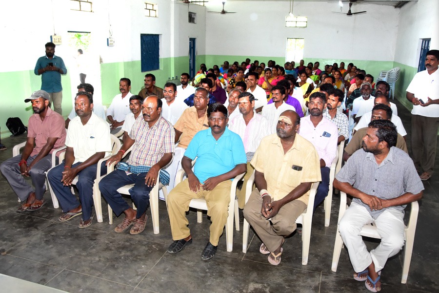 VellakovilMpty's tweet photo. Today Vellakovil Municipality May -1 Labour day conducted program in appreciation to sanitary workers and providing gifts and foods #My_Waste_My_Responsibility #IndiaVSGarbage #SwachhthaKaUpahaar #IndiaVsGarbage #SwachhAmritMahotsav #harageelasookhaneel
#SwachhSurvekshan2024 https://t.co/6QxBrDDEBr