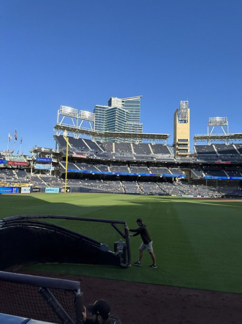 DSG Day Game Giveaway!

Tomorrow!

2 Tickets to Devine Deck (Section 132/Row B/Seats 12/13) 

Just gotta be following.

RT.

Comment which Padre you would send to the All Star Game if the 1st half of the season ended today.

Announcing winner at 10:30 AM PST!