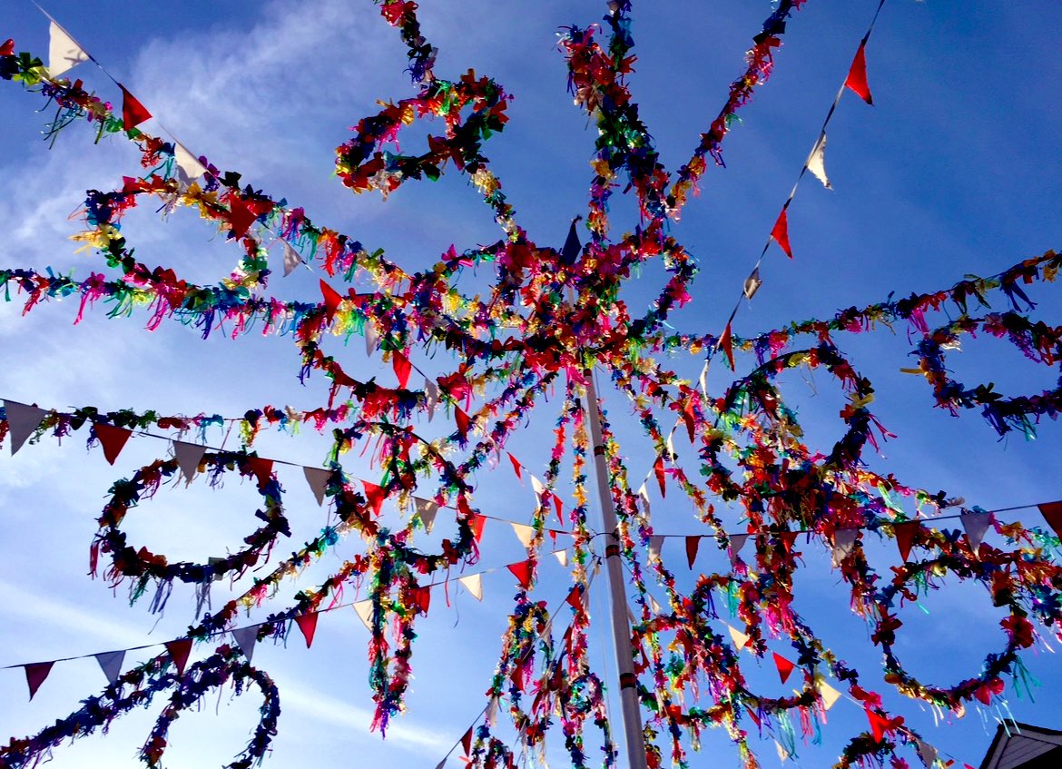 Myttin Da #Cornwall
Happy #Padstow May Day!!!
On the show today we join in the town’s celebrations to welcome in spring and look forward to summer - <a href="/CButlerBBC/">Christine Butler</a> is there with regular live reports.