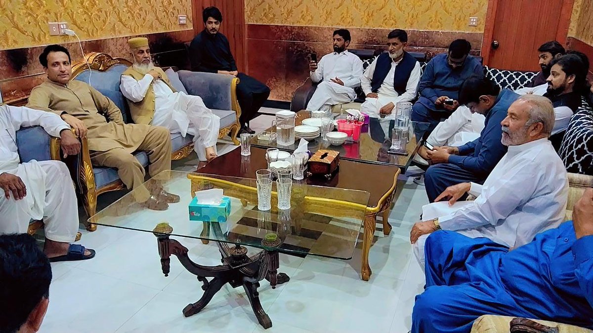 MNAMohsinRanjha's tweet photo. چک نمبر 30 میں چوہدری جاوید چیمہ کے ہمراہ رکن صوبائی اسمبلی حلقہ پی پی 74 میاں اکرام الحق کے ہاں پر تکلف اعشائیہ میں شرکت
#NA83 #PP74 https://t.co/XcHuBxgBuZ