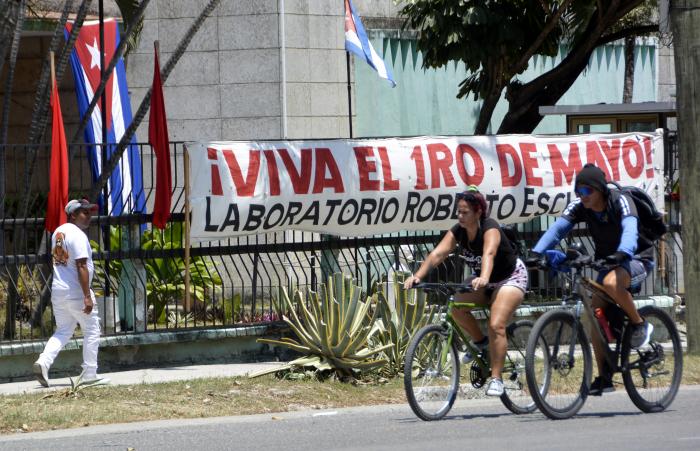 Cuba en la antesala de un desbordamiento proletario este #1roDeMayo. ¡Viva el 1ro de mayo! ¡Abajo el bloqueo! 👇🇨🇺 granma.cu/cuba/2024-04-3… #JuntosCreamosPorCuba 🇨🇺 #MejorSinBloqueo