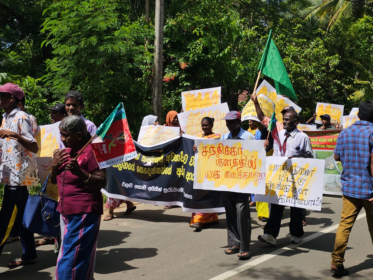 Farmers #MayDay rally starting in Embilipitiya. The long standing struggle of farmers in #SriLanka covers issues from #FoodSovereignity, #PriceControlls, compensation, #HumanWildlifeConflict and more. #PeasantsRevolt #FarmersProtest #lka