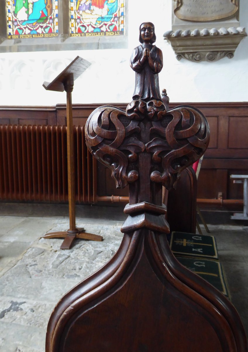 #Woodensday in the church of St Peter & St Paul, Kings Sutton.

Pews 1841-2 with carved poppy heads. (The architect responsible for re-pewing was D G Squirhill of Leamington, as recorded on a wooden tablet in the south aisle).

Bonus minimalist lectern.