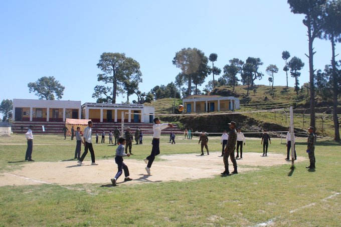 #IndianArmy organized a friendly volleyball match for school students with the aim of fostering the spirit of sportsmanship.