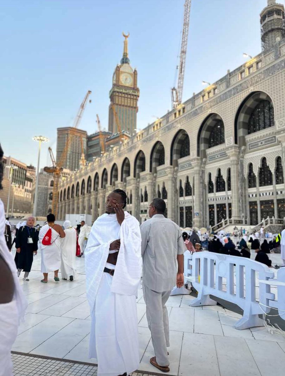 Ever since I visited the Kabba, My life has never been the same I swear am getting blessings ku blessings Allahu akbar🙏