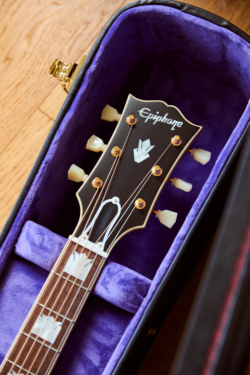 待望の #ギブソン のヘッド形状を採用した #エピフォン のプレミアムシリーズ『Inspired By Gibson Custom』から『1942 Banner J-45』＆『1957 SJ-200』

サーマリー・エイジド処理のトップ材等ギブソンの技術を取り入れた #アコースティックギター！

詳しくは▶ bit.ly/3TSK83t　

#アコギ