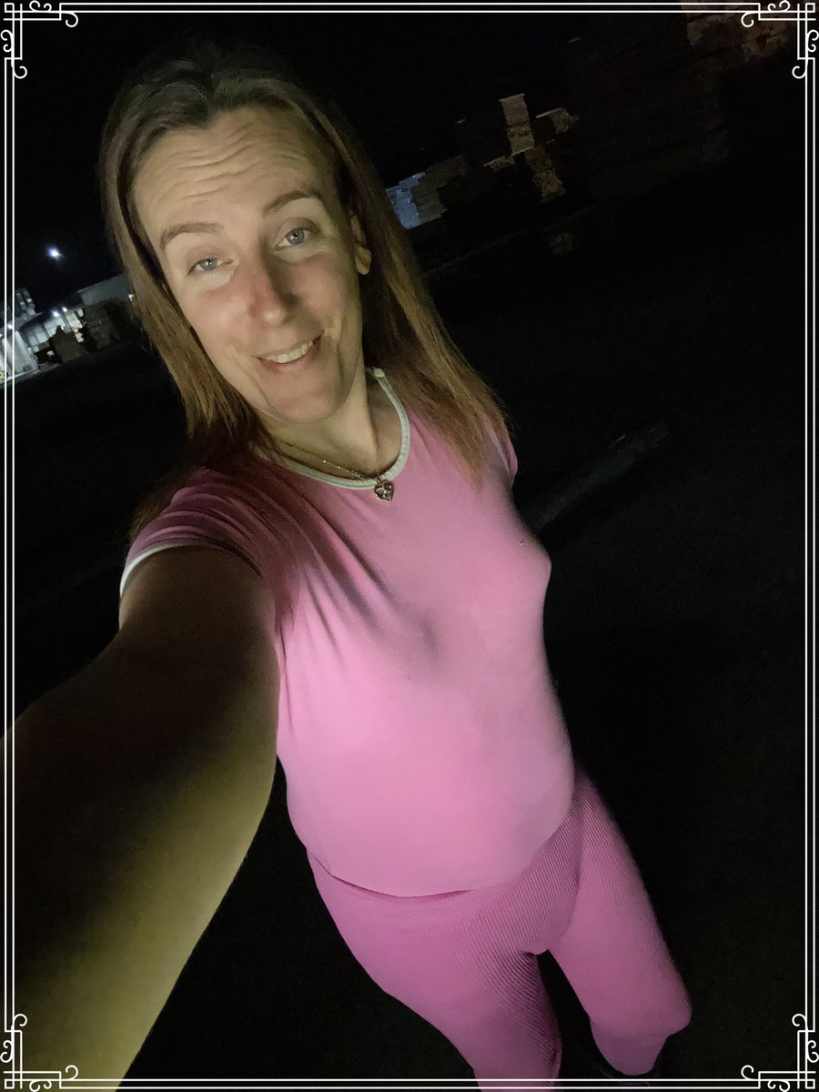TrianaFox33's tweet photo. Hmm, What’s my favorite color? 
#dissociativedisorders #Autism #ADHD #mtf #transgender #postop #srs #grs #legallittle https://t.co/8RRbFtpu2i