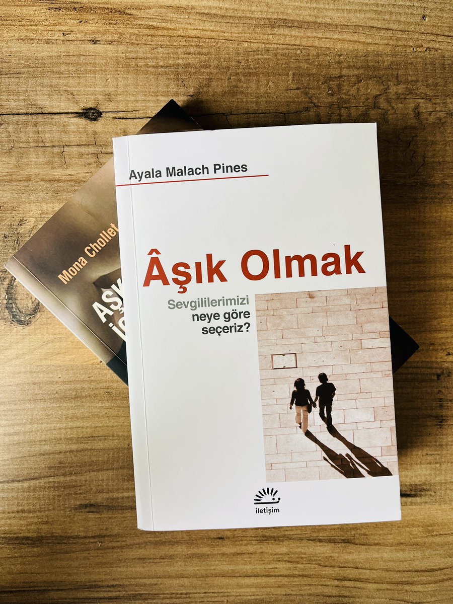 “Birinin sizi sevmesini istiyorsanız, hepimizin önemli ortak ihtiyacını, yani takdir görme ihtiyacını karşılayın. O kişiye sahici bir ilgi gösterin,  hoş davranın, gülümseyin, iyi bir dinleyici olun, dürüstçe ve samimi bir şekilde onu takdir edin.” 

Dale Carnegie, s.134