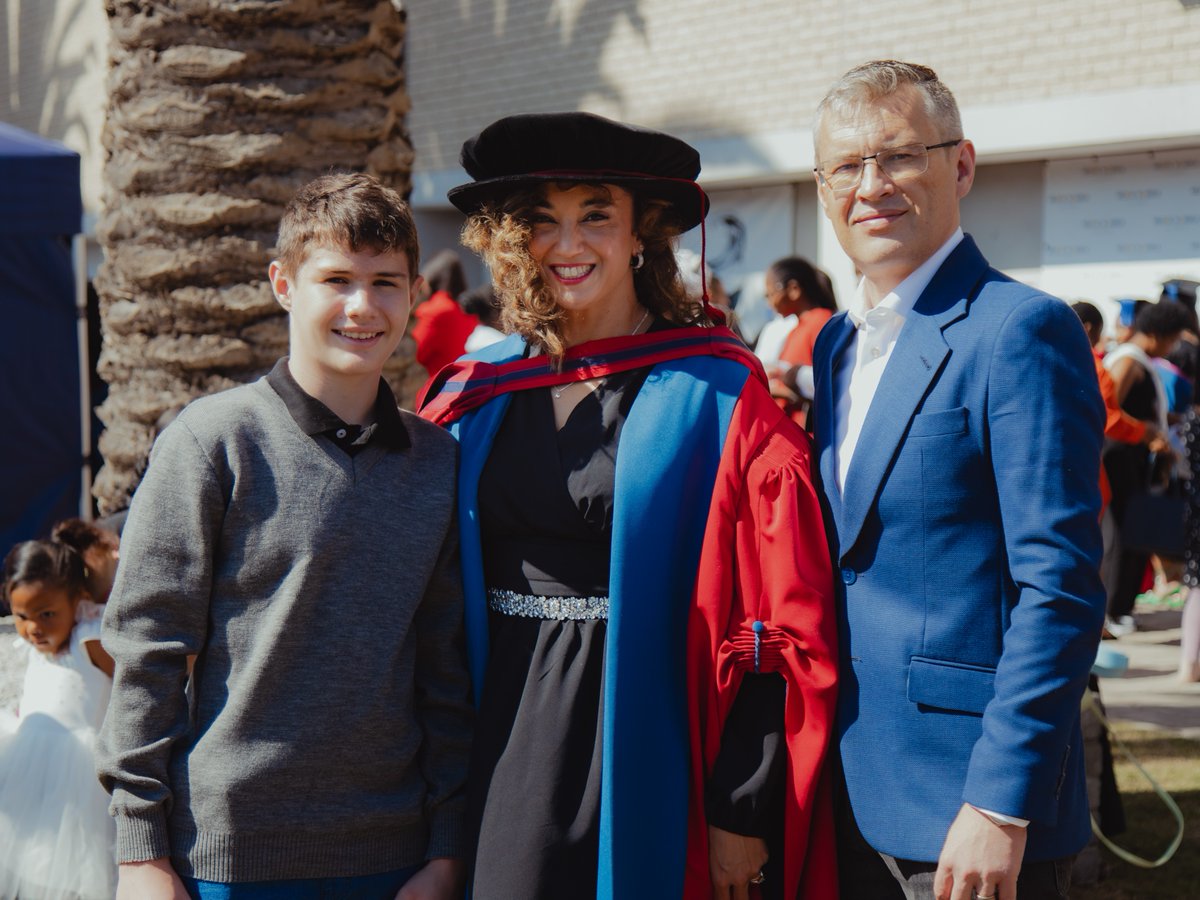 The world of work is changing, and business needs to adapt the way in which leadership development training is done to match the needs of emerging managers. Read the full story here: news.mandela.ac.za/News/Taking-le… #MandelaUniGrad2024 #MakeGraduationFashionable