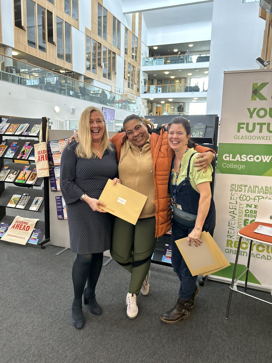 GKCollege's tweet photo. We congratulated our ESOL students at an awards ceremony recently, for completing the “Reading Ahead” challenge by @readingagency! 📚
The students read 6 books and reviewed them too 📖
Well done! 👏
#NoWhereBetterToBe #NoWhereBetterToStart #NoWhereLikeKelvin #ReadingPower https://t.co/4GBZqpbP8l