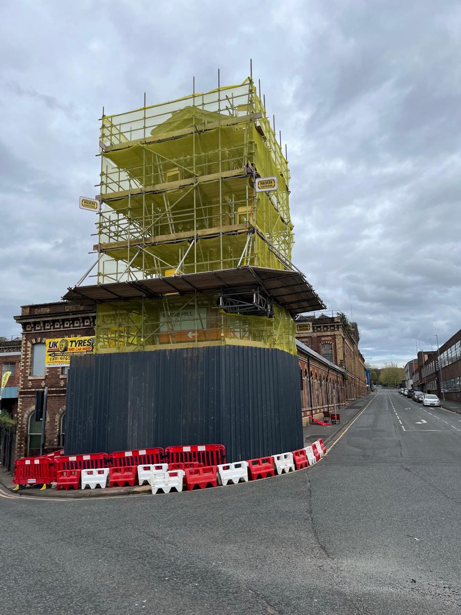 Remember 'Save the clock tower!' from Back to the Future? ⏲

No sign of Doc or Marty sadly, but check out our #WeAreMalvern 'yellow peril' scaffold 💛

Great to be saving a local landmark in #Worcester with Lang Conservation Ltd & @SpellerMetcalfe 👷🏻‍♂️

#SaveTheClockTower