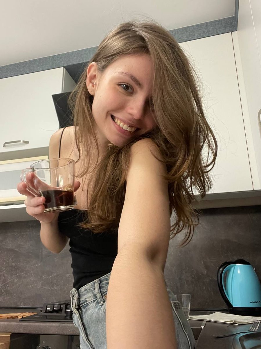 Emilycute24's tweet photo. 🌞 Morning starts with inspiration! 🌸 I woke up and headed to the kitchen for coffee and fresh fruits. 🍓☕️ This ritual fills me with energy and positivity all day! 🌟 What's your perfect morning like? Share your secrets! 💭✨ #morning #coffee #fruits #inspiration https://t.co/fOrIP0Xqm3