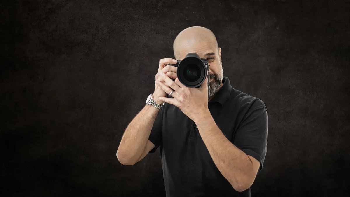 Looking for a Brand Photographer? This article may help you. 
Learn More:
buff.ly/3Ji2V38 

#BrandPhotography #PersonalBranding #MHHSBD #Bexley