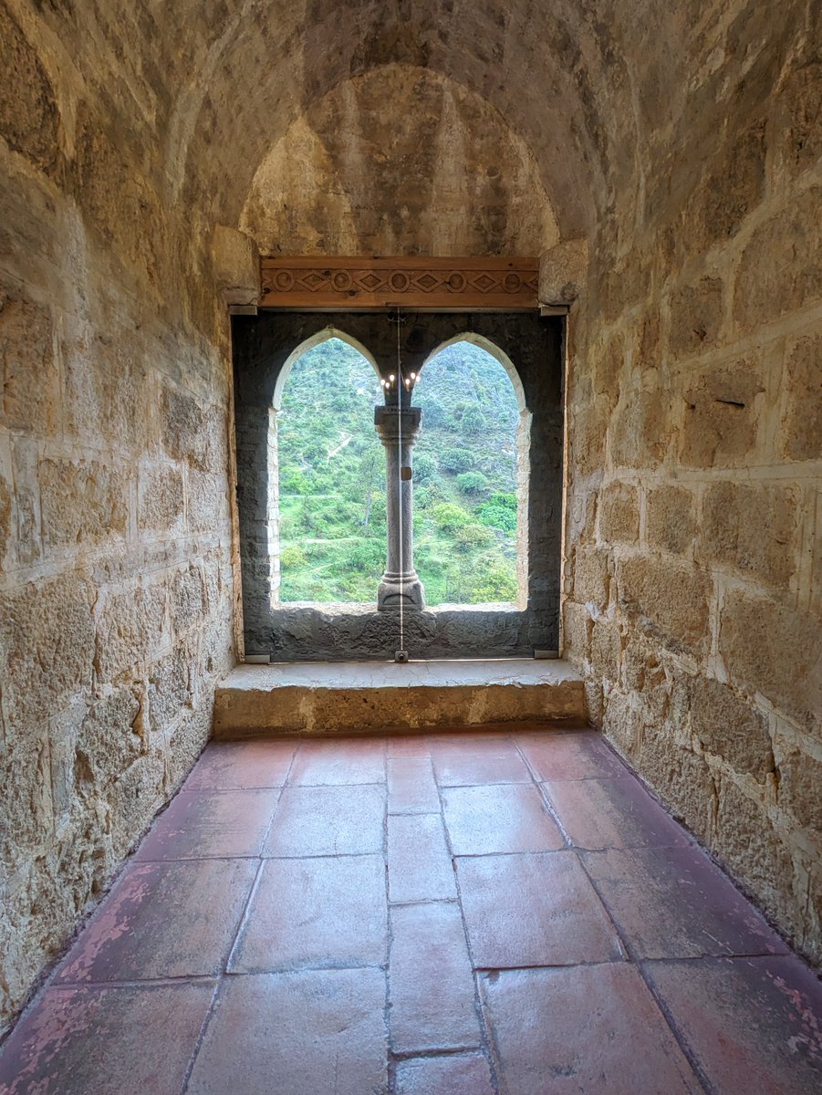 #windowsonwednesday #wallsonwednesday The 4 at the top of the keep of Cazorla castle.