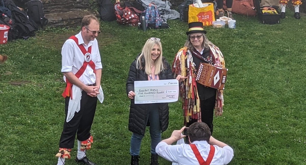 Wonderful way to start #MayMorning! Watching the excellent @DartingtonMM welcoming the #dawn, then presenting a cheque to @RowcroftHospice at #TotnesCastle Thank you for the #cake too ❤️