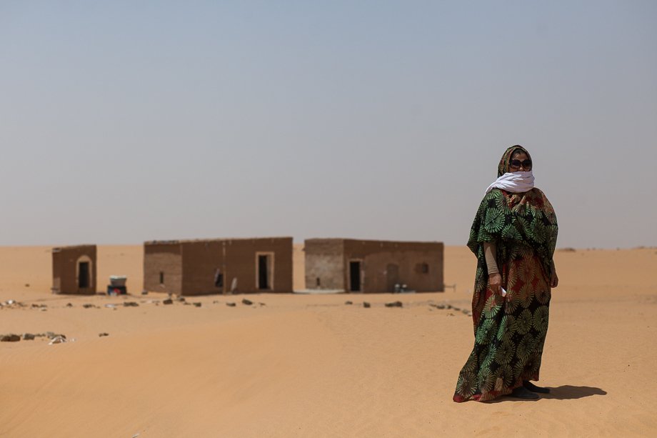 Alors que les élites dirigeantes et les familles du gang armé du Polisario vivent comme des rois en Europe, la situation des femmes dans les camps de Tindouf est inhumaine et ne respecte pas tous les points de la charte des droits de l'homme.