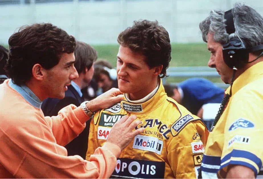 E não deu outra: a velocidade diminuiu e a temperatura dos pneus também.

O carro de segurança deixou a corrida na sexta volta, e Senna abriu uma vantagem de meio segundo sobre o segundo colocado, Schumacher, da Benetton.