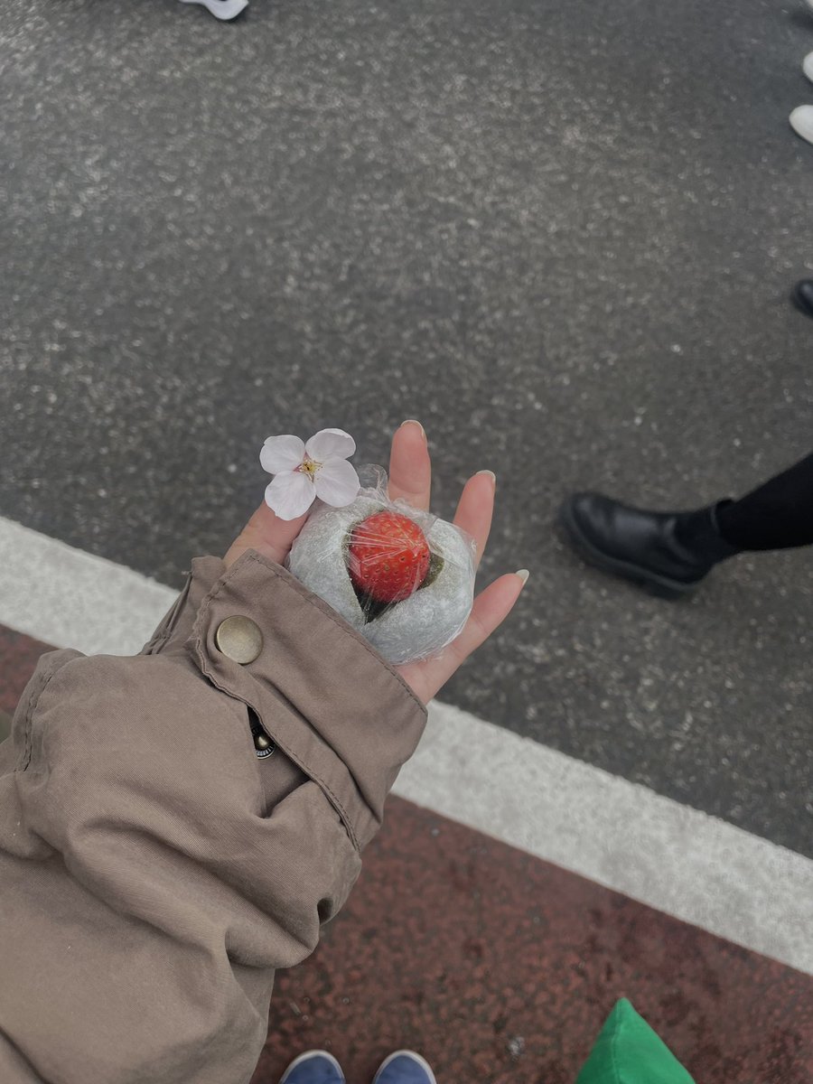 _0304m_'s tweet photo. 4月は初、中目黒の桜見た〜🌸 https://t.co/Yr1mWlXJmj