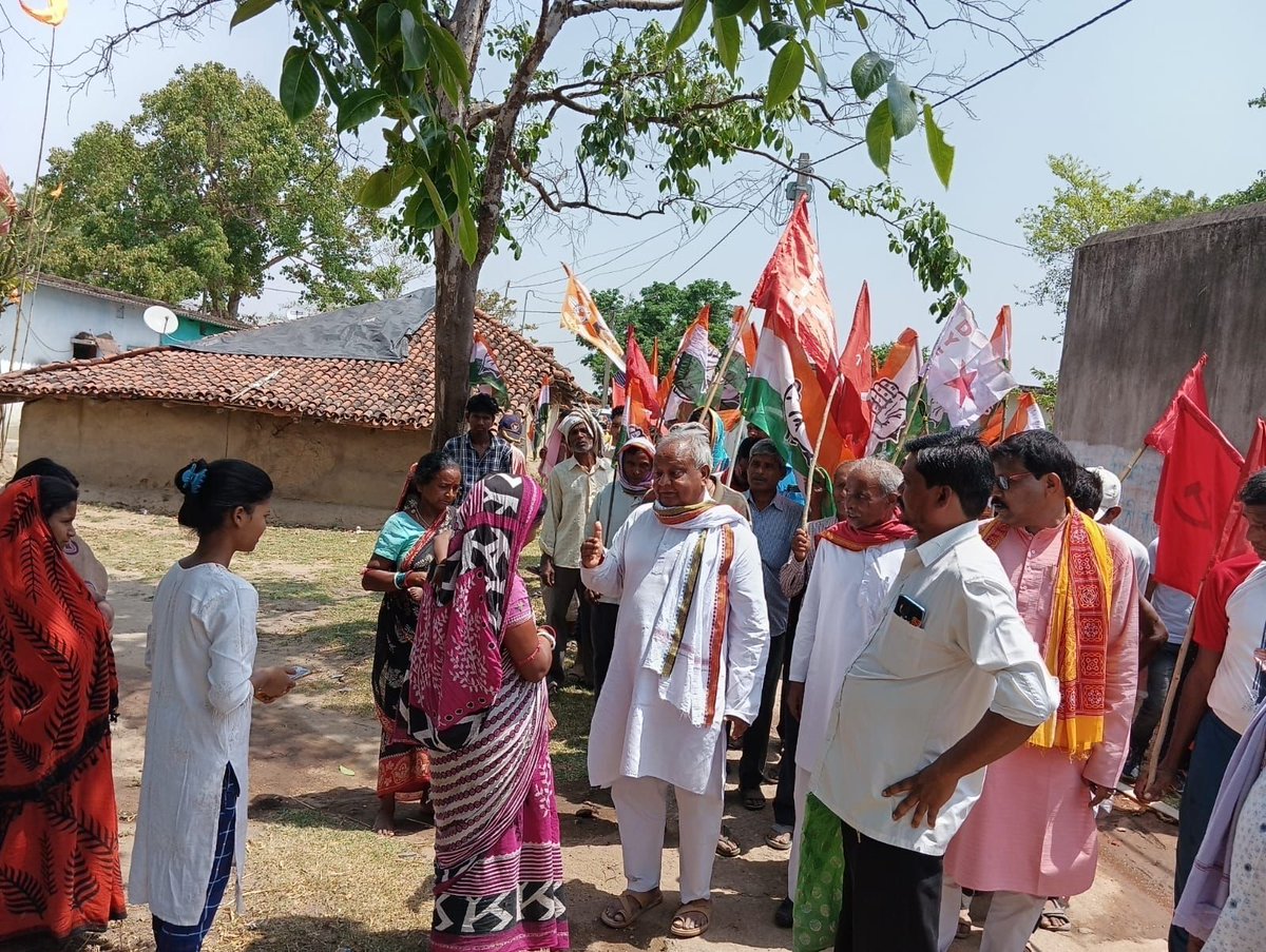 আজ,ঝালদা ২-নম্বর ব্লকের অন্তর্গত বেগুনকোদর অঞ্চলে বাম সমর্থিত জাতীয় কংগ্রেসের প্রার্থী নেপাল মাহাত 'র সমর্থনে বাম - কংগ্রেসের নির্বাচনী প্রচার ও জনসংযোগ।