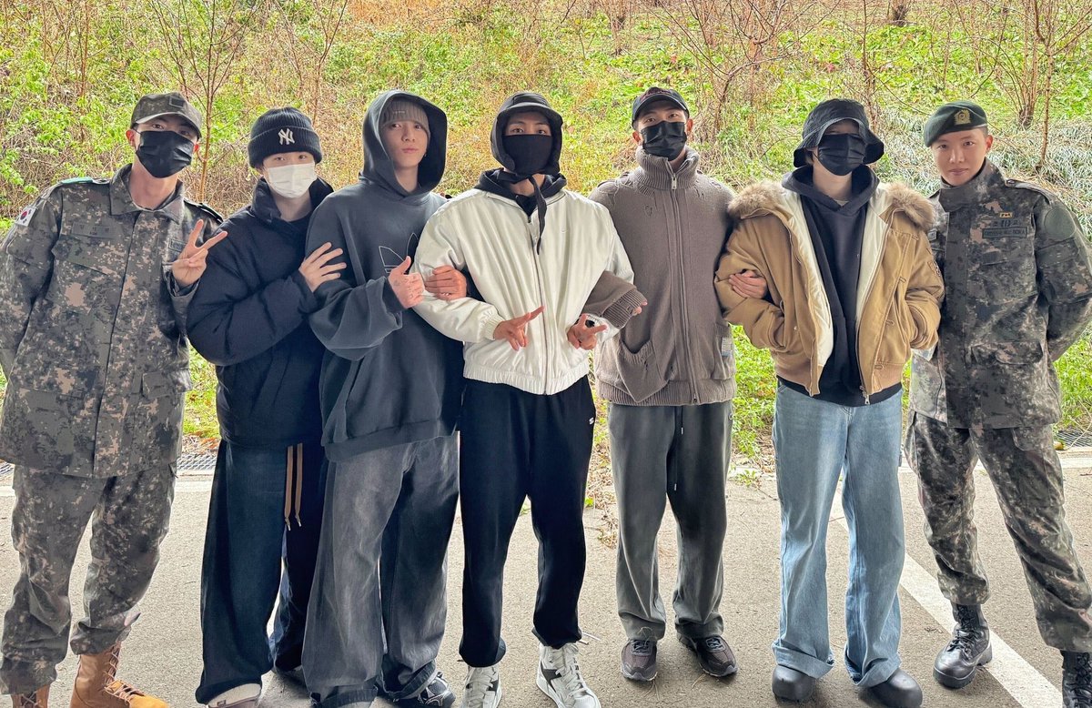 10deks1's tweet photo. @TOP100KPOP Ot7 miss you guys , see you soon #waiting2025 #btsarmyforever @BTS_twt https://t.co/aVv86amSGm