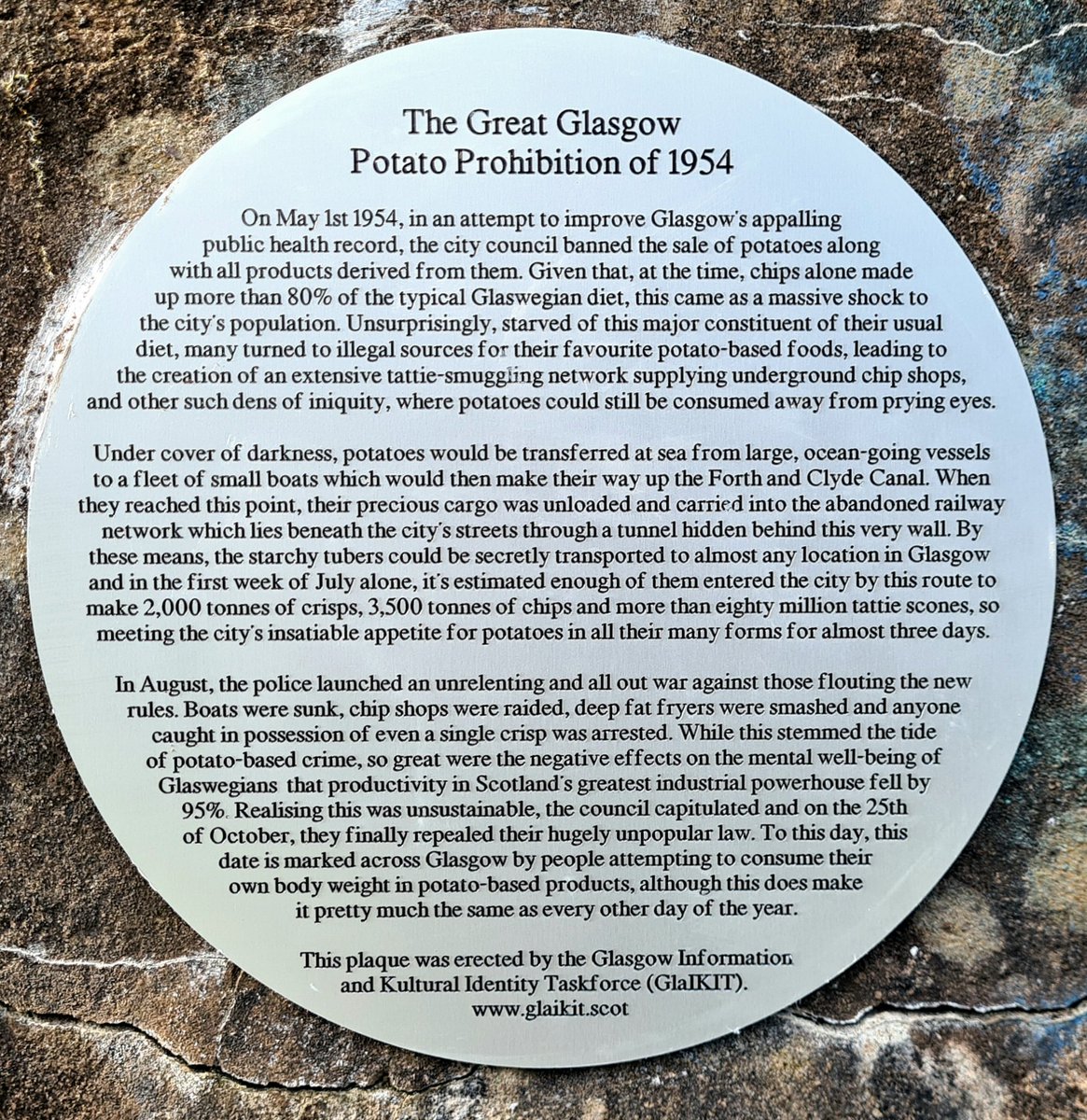 Seventy years ago today, Glasgow launched its short-lived prohibition on potatoes. While few remember this episode, it's an important part of our city's social history. You can read more about it on our latest plaque. #glasgow #humour #scottishhumour #glasgowhistory