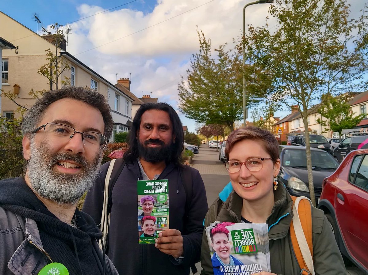 Barnet Greens posting leaflets this week for our mayoral candidate @ZoeGarbett & our London Assembly Candidate for Barnet and Camden @katetokley VOTE GREEN 🌳🌲🌍