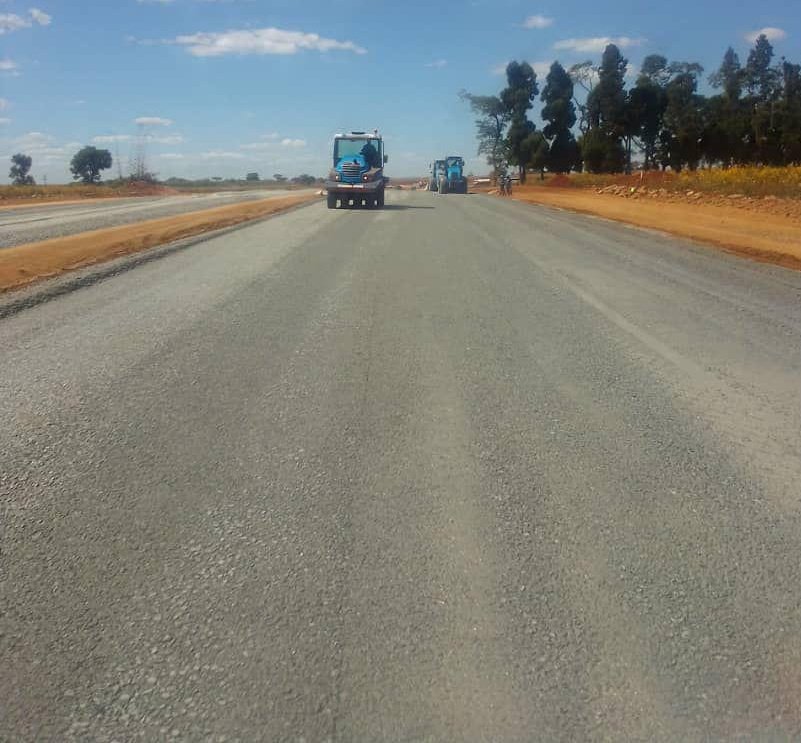 #IweWosvora🇿🇼

Base compaction is underway on Boulevard road construction, and priming starts next week. Stay tuned for progress!!

#Kilometre by Kilometre @MinistryofTID @tscz1 @zinaraZW @CMEDPvtLtd @ZimGvt_NDS1 @Zim_Vision2030