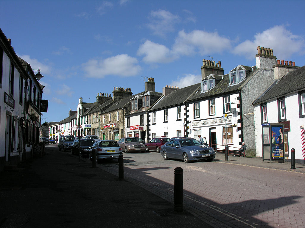 Cumbernauld village in North Lanarkshire, quite different from the usual image people have of Cumbernauld, one of five new towns developed across Scotland in the 1950s and 60s. More pics and info: undiscoveredscotland.co.uk/cumbernauld/cu…